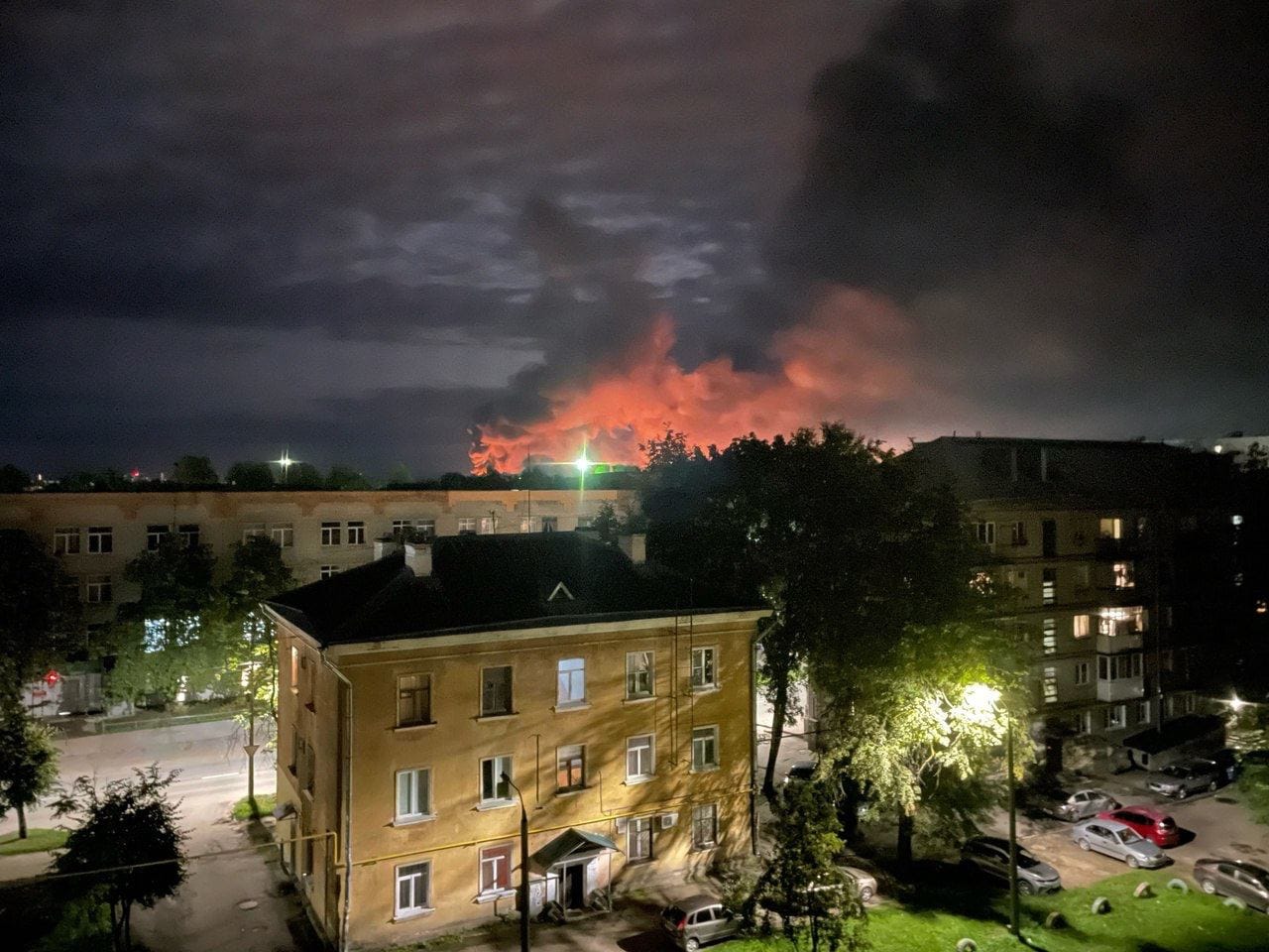 В Пскове слышны взрывы в районе аэропорта