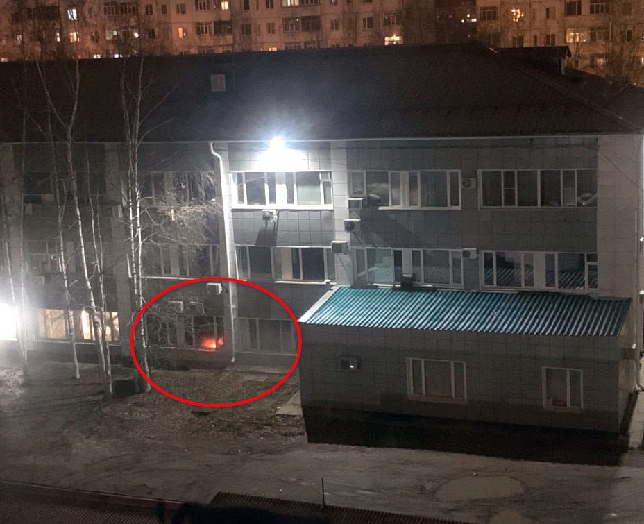 В Мегионе местная жительница закинула коктейли Молотова в здание мэрии и попыталась поджечь автомобили ДПС